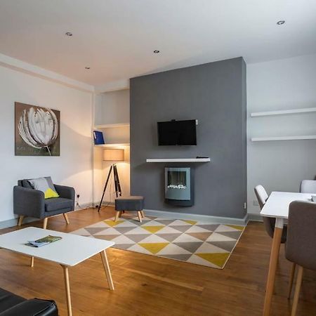 Spacious Central Chic Apartment - Simplycheckin ウィンチェスター エクステリア 写真