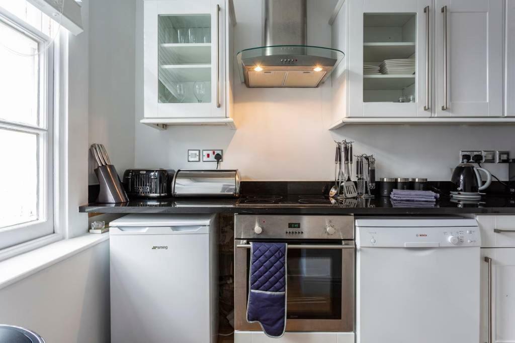 Spacious Central Chic Apartment - Simplycheckin ウィンチェスター エクステリア 写真