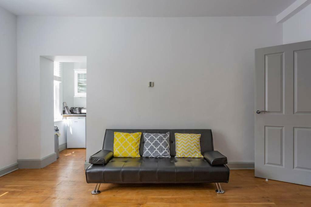 Spacious Central Chic Apartment - Simplycheckin ウィンチェスター エクステリア 写真